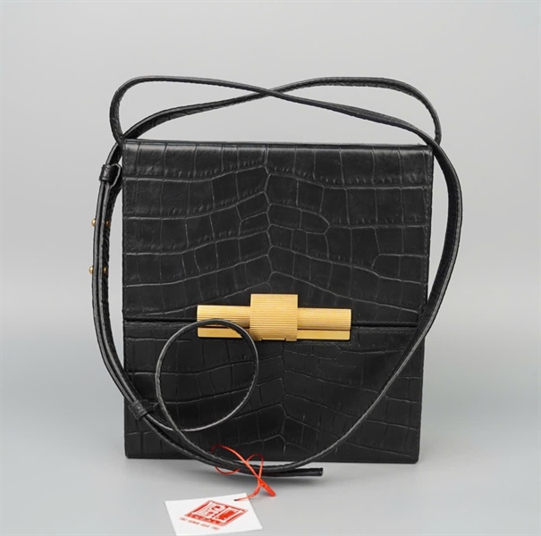 Túi Bottega chữ nhật màu đen sz18 KG+