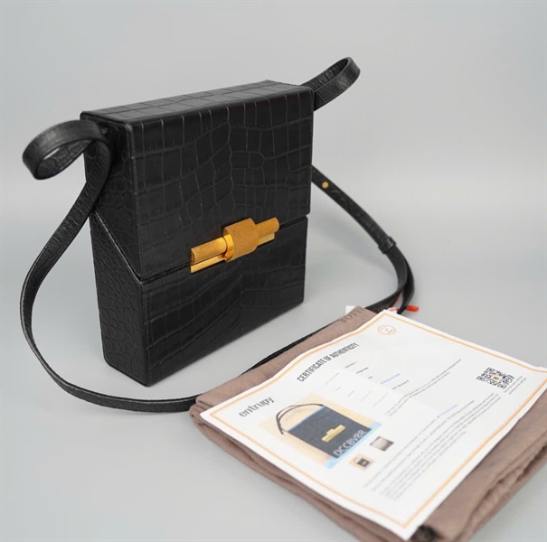 Túi Bottega chữ nhật màu đen sz18 KG+