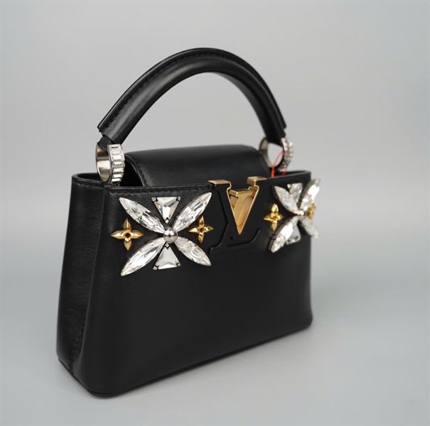 Túi LV Capu đen đính hoa đá sz20 (HC) +