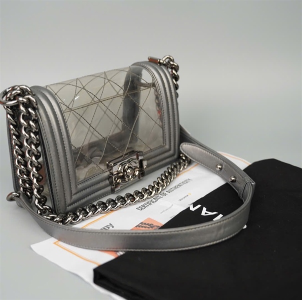 Túi Chanel Boy trong suốt viền xám (189922632) sz18 (LTB) KG+