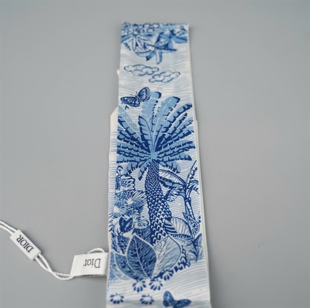 Khăn Dior xanh in hình con cò (HC)+