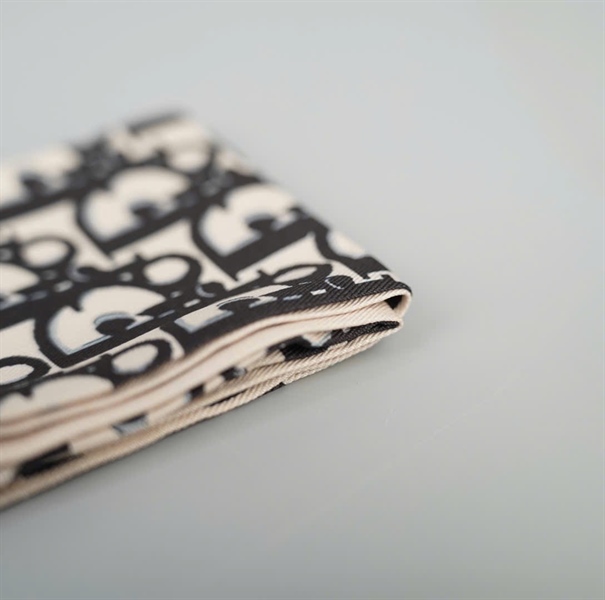 Khăn Dior đen (HC)+