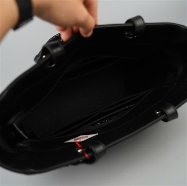 Túi Chanel Tote đen có lót form (14071205) sz36 KG+