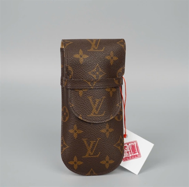 Ví LV hoa nâu đựng bút (LT) KG+