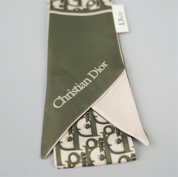 Khăn Dior xanh lá (HC)+
