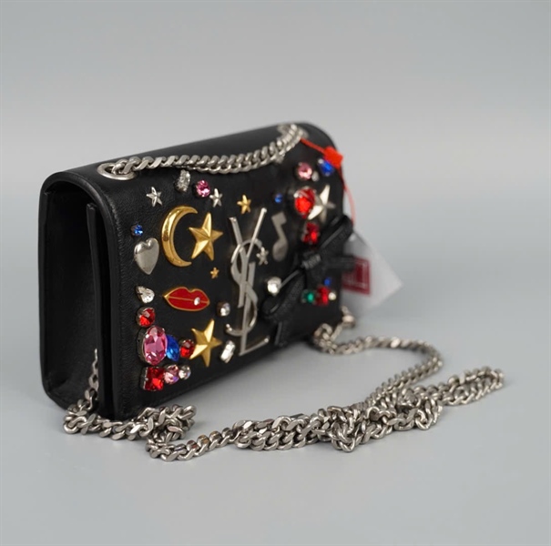 Túi YSL đen đính charm sz17 (HC)+