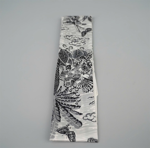 Khăn Dior đen in hình con cò (HC)+