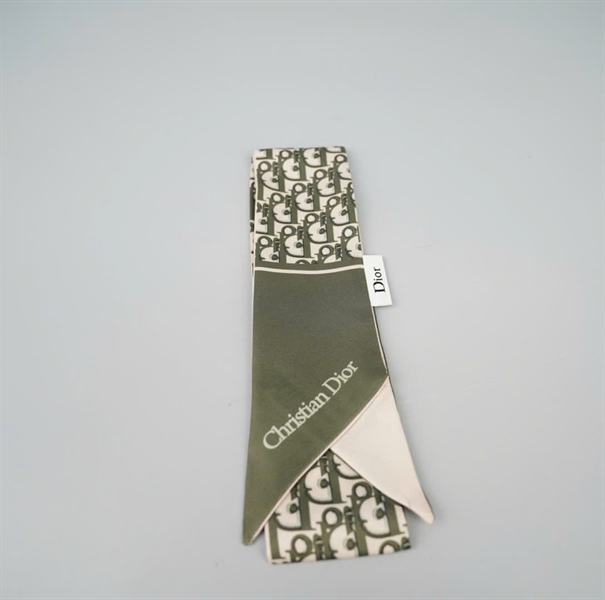 Khăn Dior xanh lá (HC)+