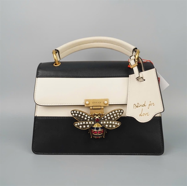 Túi GG đen phối trắng khóa con ong (476541493075) sz23 KG+