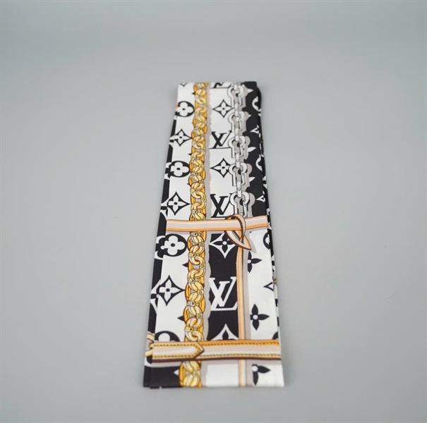 Khăn LV hoa trắng phối đen (HC)+