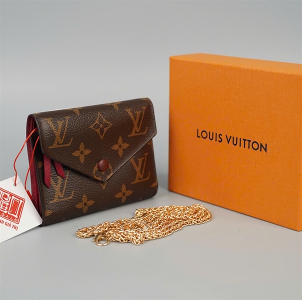 Ví LV hoa nâu nút đỏ (LT) KG+