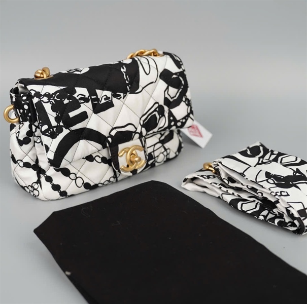 Túi Chanel trắng phối đen (E35PGL7E) sz19 (HC)+