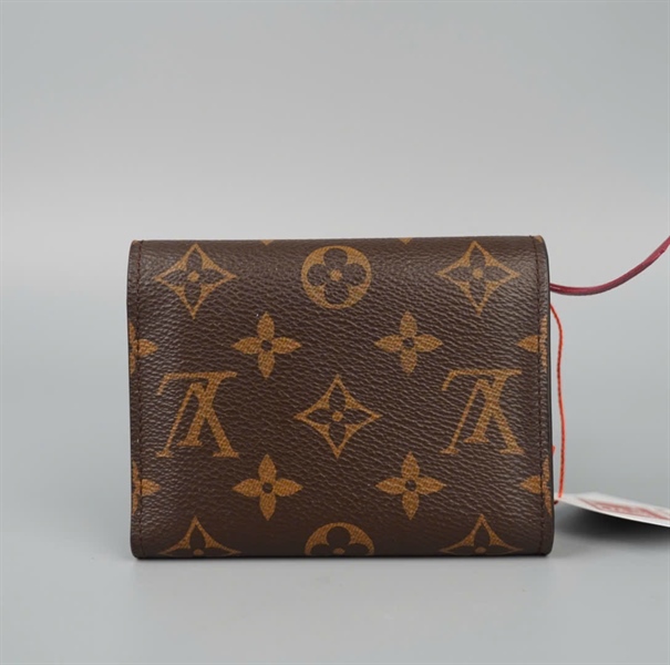 Ví LV hoa nâu nút đỏ (LT) KG+