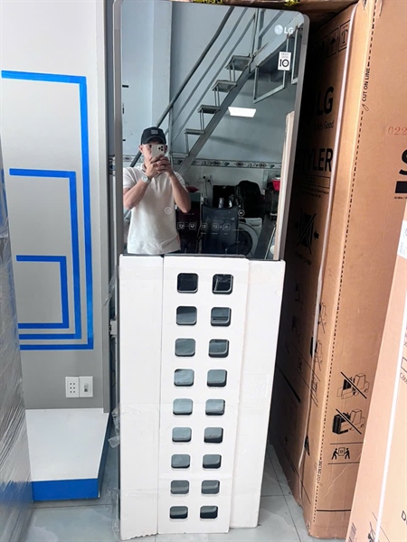 Tủ chăm sóc quần áo 5 móc giá 29tr900k bh chính hãng 1 năm