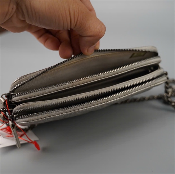 Túi Chanel màu bạc (23643904) sz18 (BQ) KG+