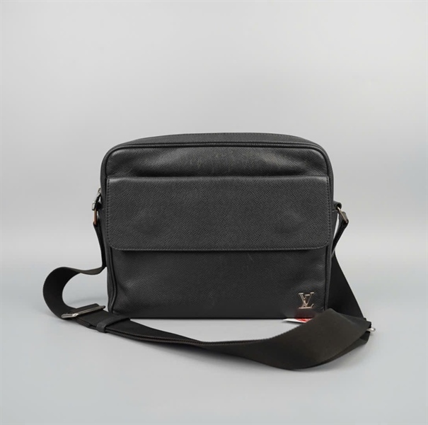 Túi LV đeo chéo màu đen sz28 (BQ) KG+