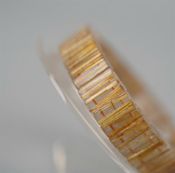 Vòng bản thạch anh tóc vàng + ly4-47