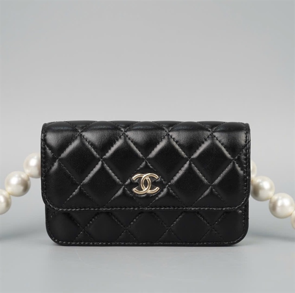 Túi Chanel đen dây trân châu (30676470) sz15 (BQ) KG+
