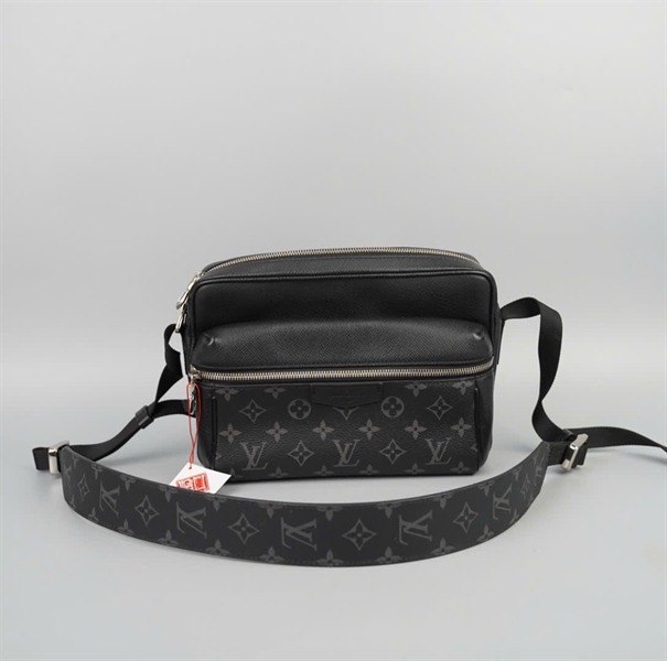 Túi LV đeo chéo hoa đen sz26 (BQ) KG+