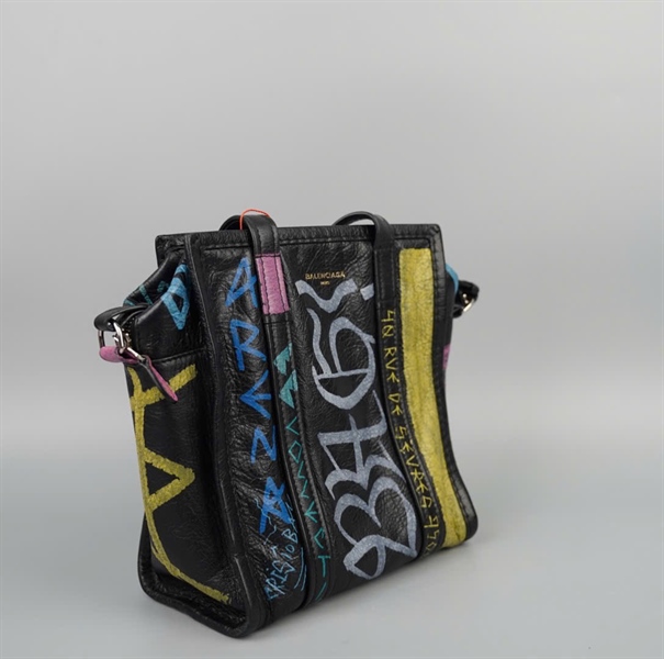 Túi Balenciaga Tote đen in chữ (4524581060Z535269) sz21 KG+