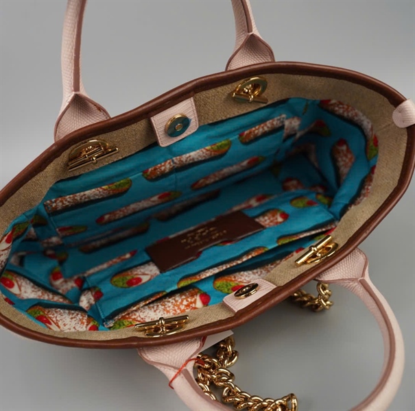 Túi D&G tote màu nude in chữ Sz30 KG+