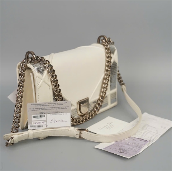 Túi Dior Woc màu trắng đính cườm sz25 (BQ) KG+