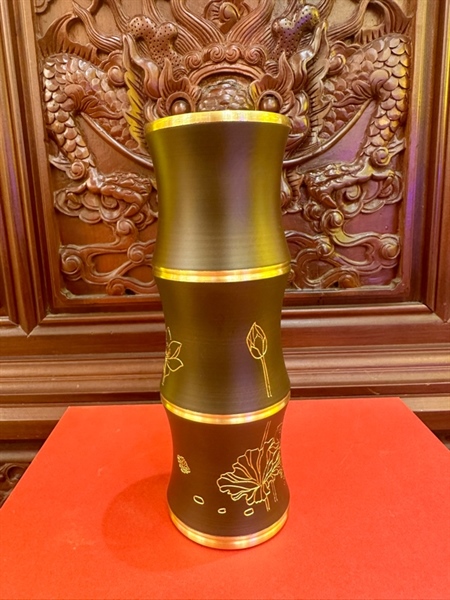 Ống trầm trạm trổ