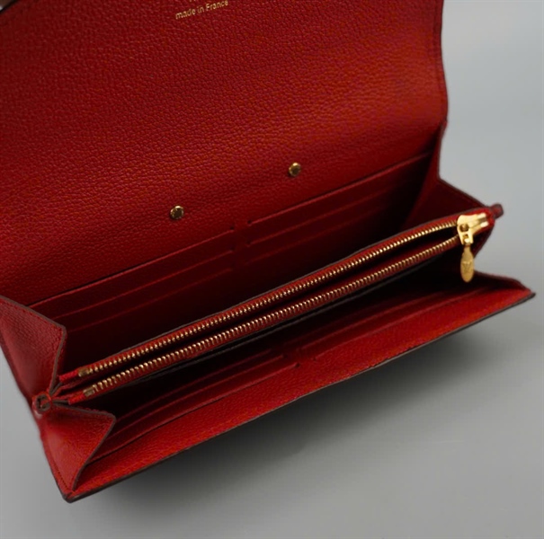 Ví LV hoa nâu nắp đỏ +