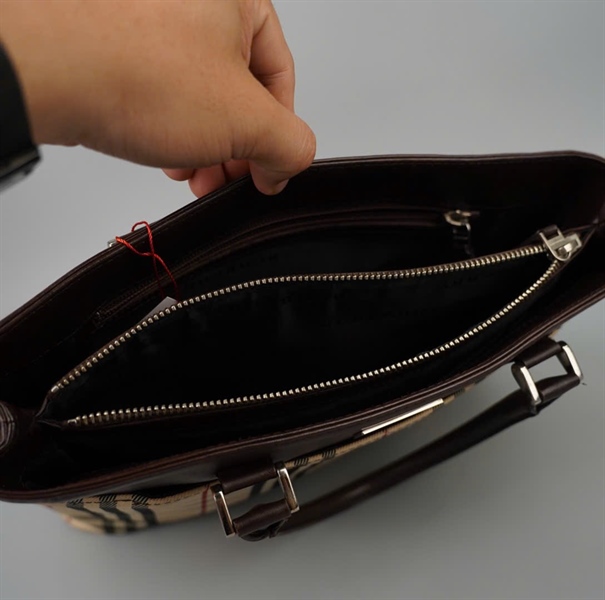 Túi BBR tote sọc caro viền nâu sz32 +