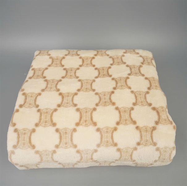 Chăn mền Celine vàng nhạt họa tiết +