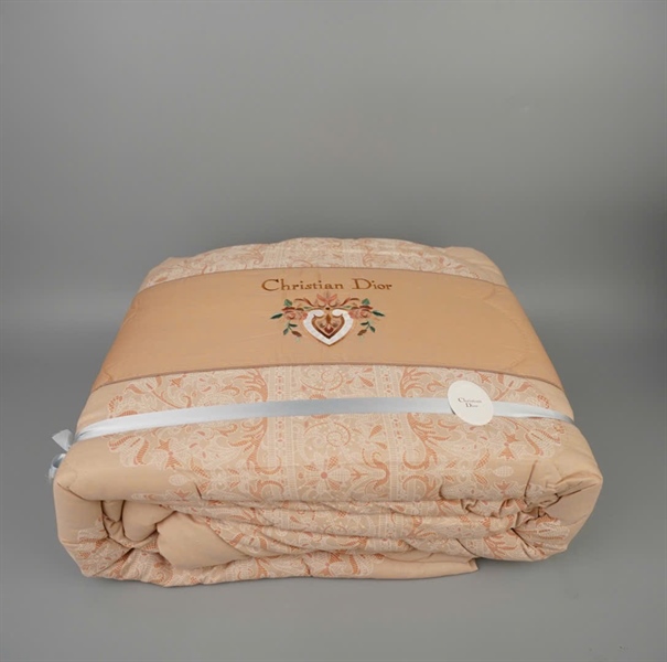 Chăn mền Dior màu nâu họa tiết +