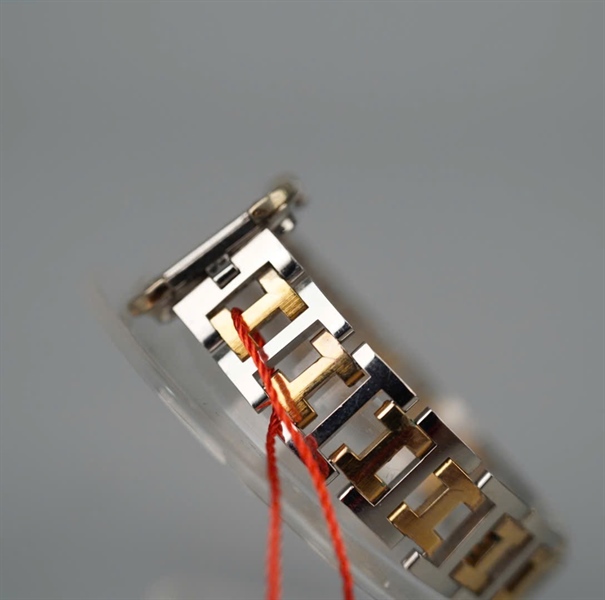 Đồng hồ Hermes vuông mắt xích (HC) +