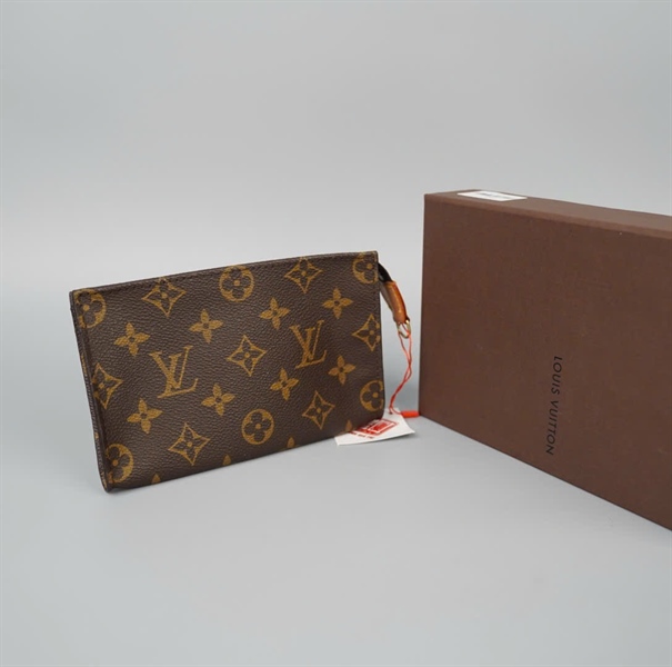 Ví LV hoa nâu có khóa zip (LT) KG+