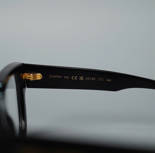 Kính LV đen (Z159W93L) (HC) KG+