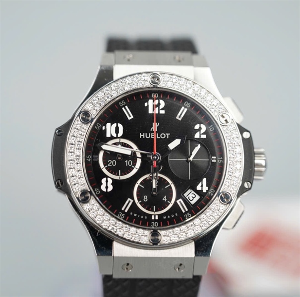 Đồng hồ Hublot dây đen mặt viền đá (1390923) (HC) KG+