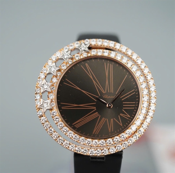 Đồng hồ Chopard Sparkling sz43 dây đen mặt tròn đính ngôi sao (137626-610022)) (HC)+