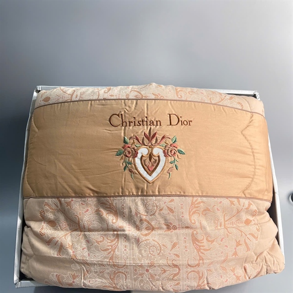 Chăn mền Dior màu nâu họa tiết +