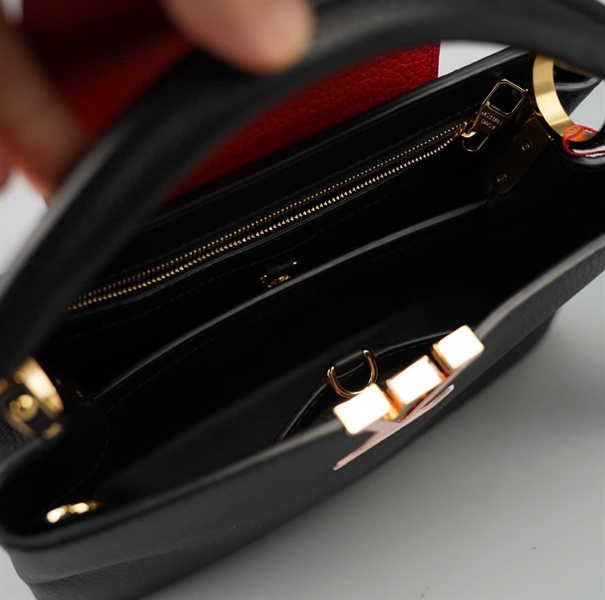 Túi LV Capu đen nắp đỏ (FX5200) sz26 +