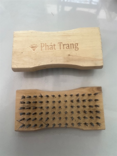 Bàn chải sắt