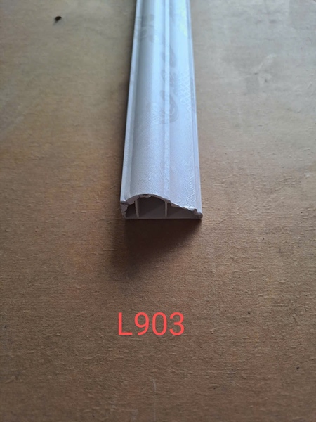 Phào nano Lệch L 3m(30 cây/bó)-T903 trắng bông