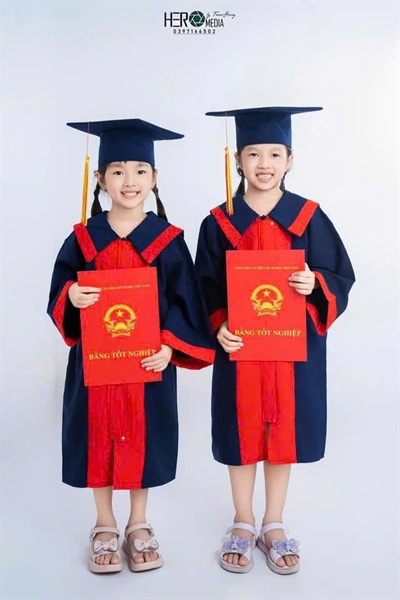 Đồ tốt nghiệp - Xanh đỏ