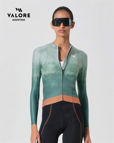 ÁO DÀI TAY VALORE Terra Gradient Forest Sage WOMEN VẢI SIÊU THOÁNG KHÍ