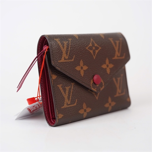 Ví LV hoa nâu gập 3 nút đỏ (LT) KG+