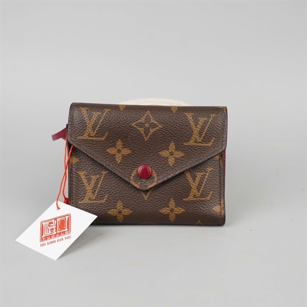 Ví LV hoa nâu gập 3 nút đỏ (LT) KG+