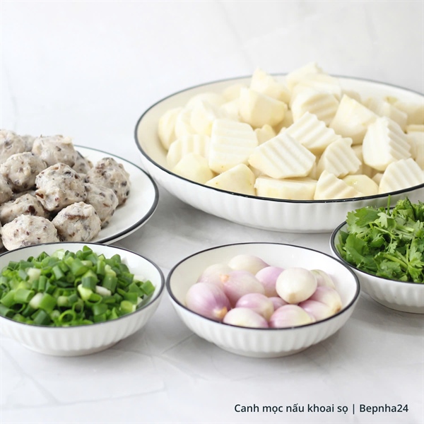 Canh mọc nấu khoai sọ (Set)