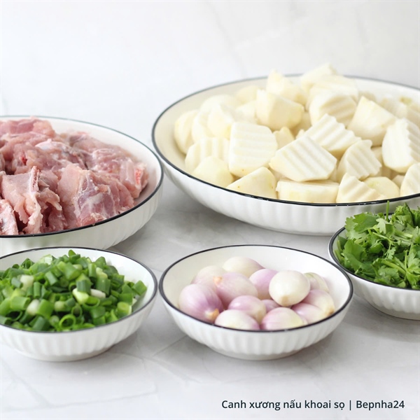 Canh xương nấu khoai sọ (Set)