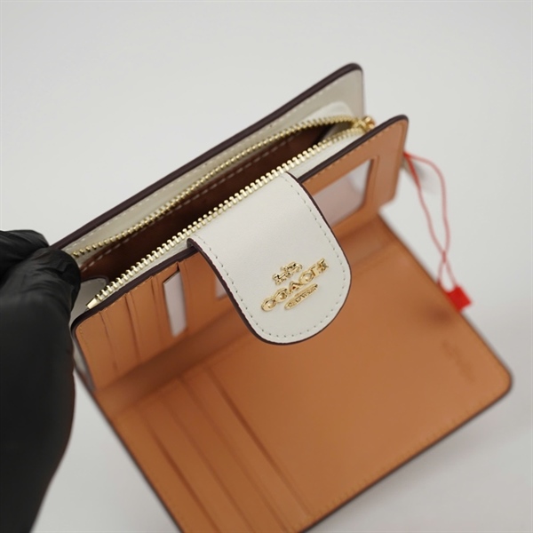 Ví Coach nâu nắp trắng +