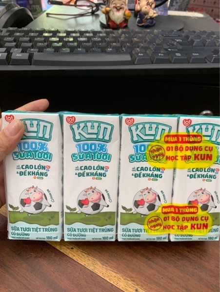 Kun 100% sữa tươi Có Đường 180ml*48
