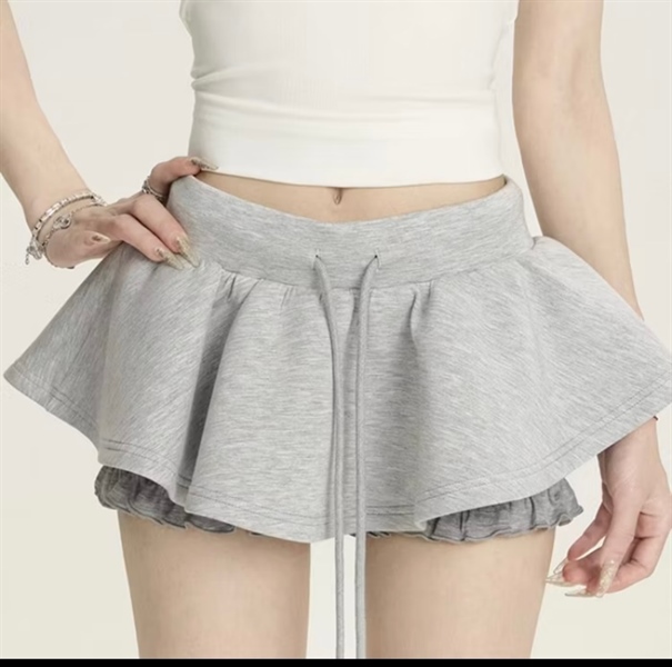 Chân váy xếp ly dáng xoè ngắn