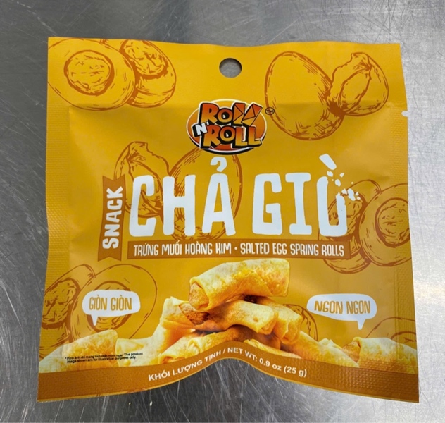 Snack chả giò trứng muối Hoàng Kim 25g
